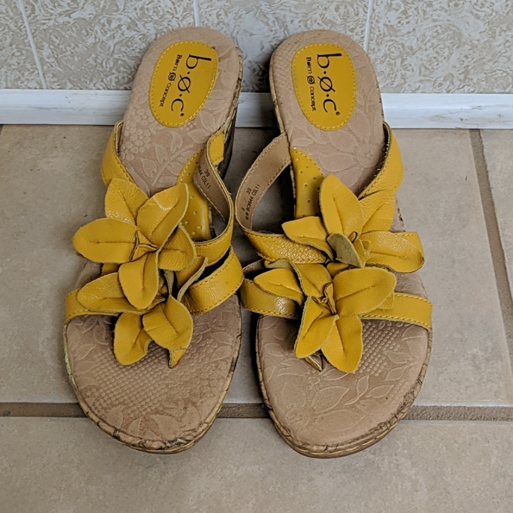 {b.o.c.} Wedge Sandals